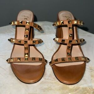FS | NY Brown Studded Sandals